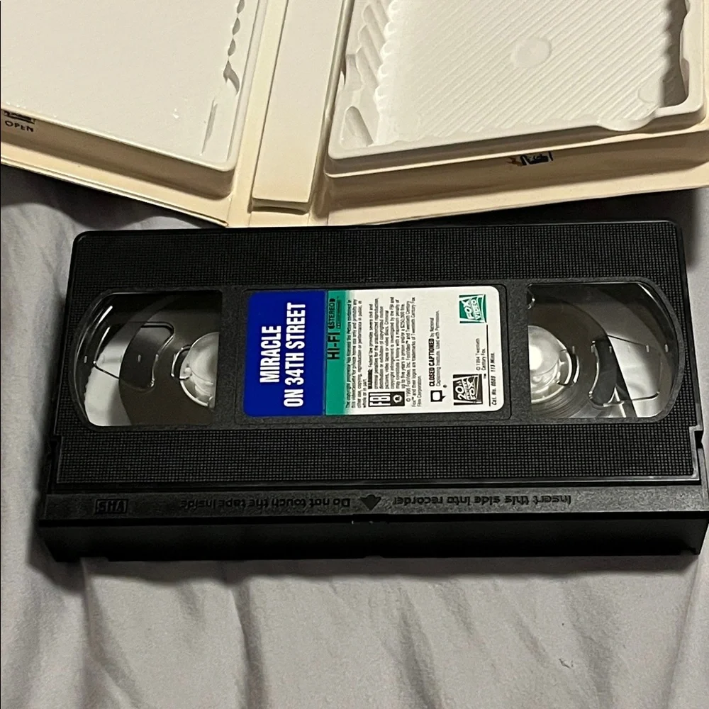 Miracle on 34th Street VHS Tape